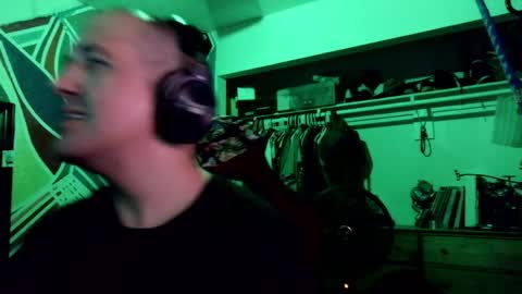 Snapshot of vineatspussnluvsit chatting on April 15, 2:07 am onlyhaveeyes4u online show from April 15, 2:07 am