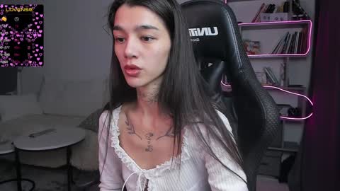 vinkitinkii online show from February 6, 7:13 am