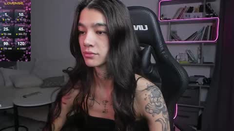 vinkitinkii online show from February 9, 7:05 am