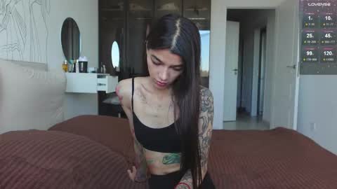 vinkitinkii online show from October 18, 7:31 am