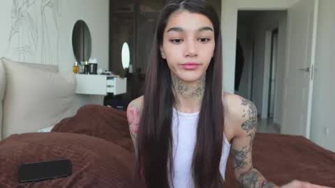 vinkitinkii online show from October 19, 7:09 am