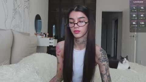 vinkitinkii online show from November 8, 6:46 am