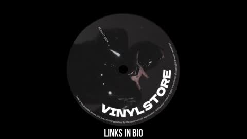 Snapshot of vinylstore chatting on January 6, 3:19 pm Diva Silvia online show from January 6, 3:19 pm