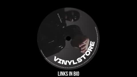 Snapshot of vinylstore chatting on January 8, 12:05 pm Diva Silvia online show from January 8, 12:05 pm