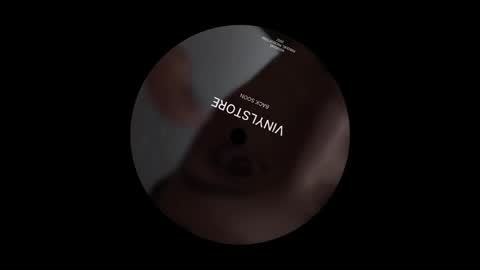 Snapshot of vinylstore chatting on January 22, 10:26 pm Diva Silvia online show from January 22, 10:26 pm