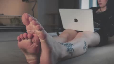 Snapshot of vinylstore chatting on January 27, 11:11 am Diva Silvia online show from January 27, 11:11 am