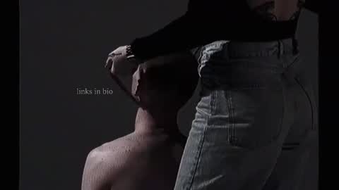 Snapshot of vinylstore chatting on January 29, 11:20 am Diva Silvia online show from January 29, 11:20 am