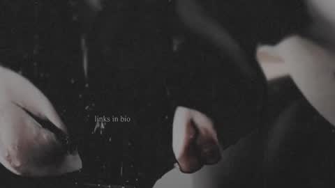 Snapshot of vinylstore chatting on February 2, 2:34 pm Diva Silvia online show from February 2, 2:34 pm