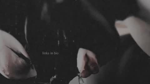 Snapshot of vinylstore chatting on February 5, 11:02 am Diva Silvia online show from February 5, 11:02 am