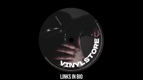 Snapshot of vinylstore chatting on February 17, 11:13 am Diva Silvia online show from February 17, 11:13 am