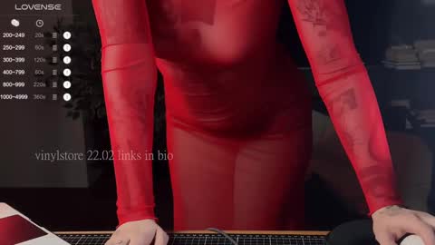 Snapshot of vinylstore chatting on February 22, 3:14 pm Diva Silvia online show from February 22, 3:14 pm