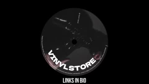 Snapshot of vinylstore chatting on March 5, 10:33 am Diva Silvia online show from March 5, 10:33 am