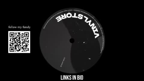 Snapshot of vinylstore chatting on March 8, 6:16 pm Diva Silvia online show from March 8, 6:16 pm