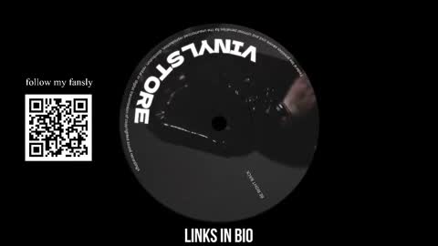 Snapshot of vinylstore chatting on March 9, 2:21 pm Diva Silvia online show from March 9, 2:21 pm