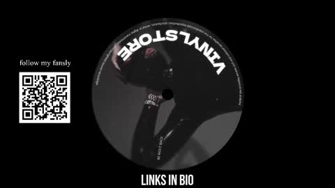 Snapshot of vinylstore chatting on March 10, 11:53 am Diva Silvia online show from March 10, 11:53 am