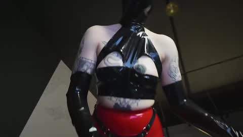 Snapshot of vinylstore chatting on March 12, 5:17 pm Diva Silvia online show from March 12, 5:17 pm