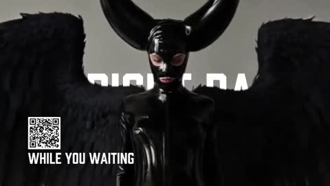 Snapshot of vinylstore chatting on September 26, 4:55 pm Diva Silvia online show from September 26, 4:55 pm