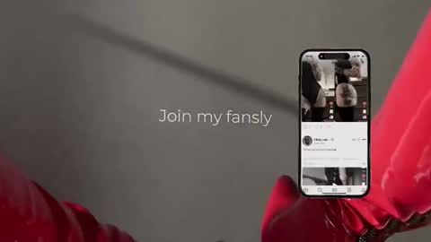 Snapshot of vinylstore chatting on November 21, 5:22 pm Diva Silvia online show from November 21, 5:22 pm