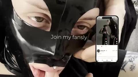 Snapshot of vinylstore chatting on November 29, 5:16 pm Diva Silvia online show from November 29, 5:16 pm