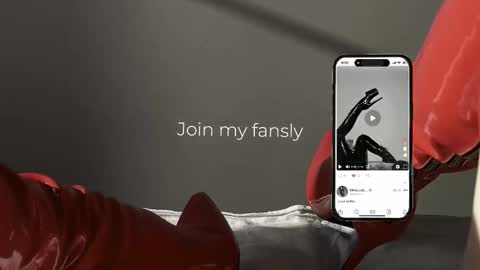 Snapshot of vinylstore chatting on December 1, 5:18 pm Diva Silvia online show from December 1, 5:18 pm