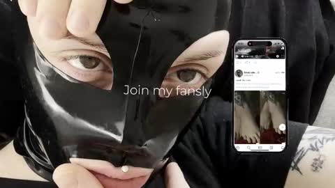 Snapshot of vinylstore chatting on December 3, 4:38 pm Diva Silvia online show from December 3, 4:38 pm