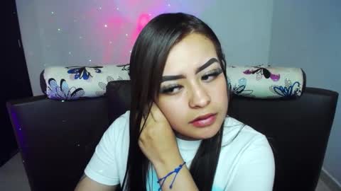 Snapshot of vio_let_ chatting on December 26, 9:04 pm Daniela online show from December 26, 9:04 pm