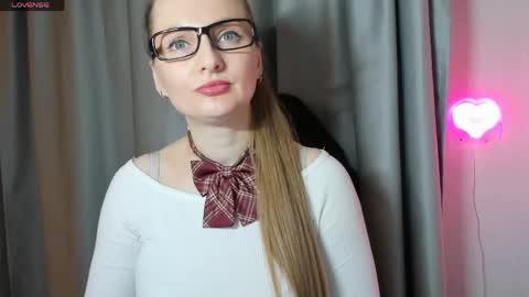 Funny  girl online show from April 30, 8:04 pm