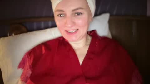 Snapshot of viola_1 chatting on July 26, 1:47 am Funny girl online show from July 26, 1:47 am