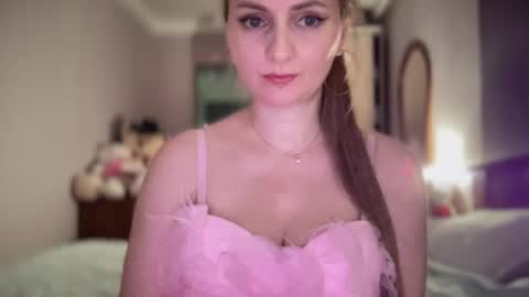 Snapshot of viola_1 chatting on July 26, 10:38 pm Funny girl online show from July 26, 10:38 pm