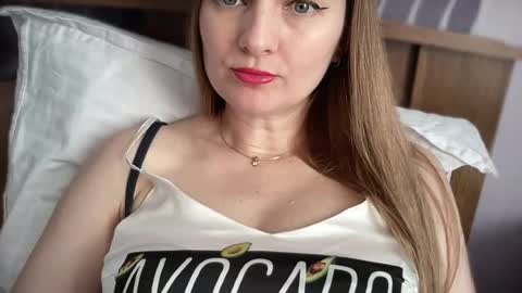 Snapshot of viola_1 chatting on July 31, 4:34 am Funny girl online show from July 31, 4:34 am