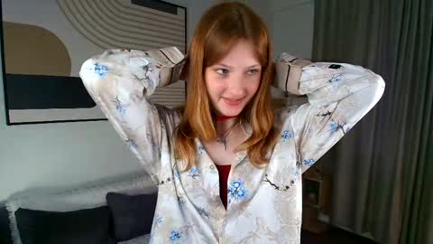 Viola but friends call me Sisi online show from April 5, 4:04 pm