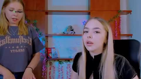 viola_sweet_ online show from June 20, 9:23 am