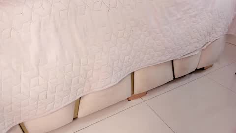 violeet_gray online show from February 15, 2:55 pm