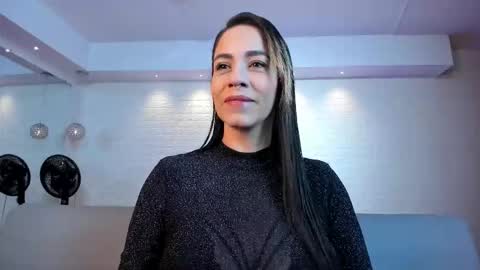 Snapshot of violeet_scott chatting on November 21, 10:36 am Violett Everyday From 0530 to 1430 Col Time online show from November 21, 10:36 am