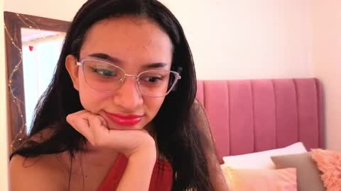 violet__15 online show from May 19, 12:00 pm