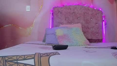 violet__taylor_ online show from January 6, 2:15 am