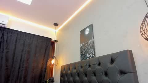 Violet and Myers online show from November 27, 10:56 pm