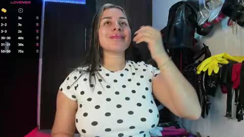 Snapshot of violet_bdsmx chatting on June 18, 10:14 pm Kim online show from June 18, 10:14 pm