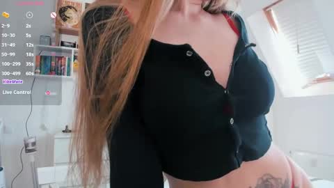 Violet online show from April 21, 1:17 pm