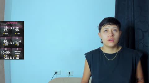 Snapshot of violet_casper_ chatting on December 10, 9:23 am Violet and Casper online show from December 10, 9:23 am