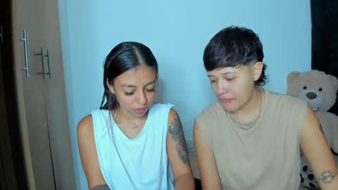 Snapshot of violet_casper_ chatting on December 27, 9:06 am Violet and Casper online show from December 27, 9:06 am