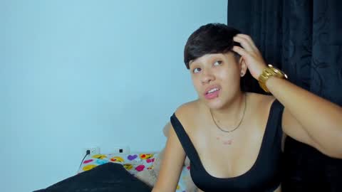 Snapshot of violet_casper_ chatting on December 29, 5:53 am Violet and Casper online show from December 29, 5:53 am