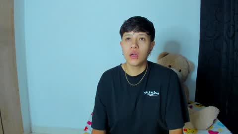 Snapshot of violet_casper_ chatting on December 30, 9:27 am Violet and Casper online show from December 30, 9:27 am