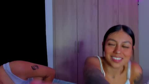 Snapshot of violet_casper_ chatting on February 19, 10:42 pm Violet and Casper online show from February 19, 10:42 pm