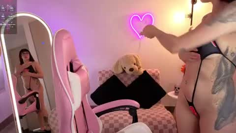 Snapshot of violet_ch chatting on June 13, 8:40 pm violet online show from June 13, 8:40 pm