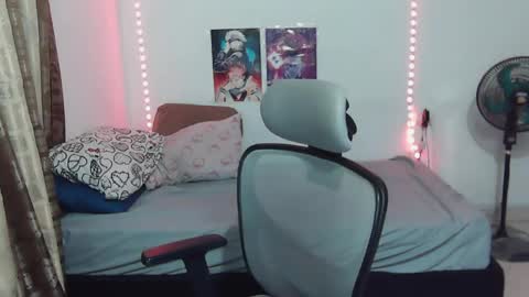 Snapshot of violet_hentai01 chatting on April 29, 12:27 am Violete Hentai01 online show from April 29, 12:27 am