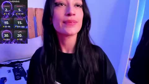 Violet Jones online show from July 28, 6:20 pm