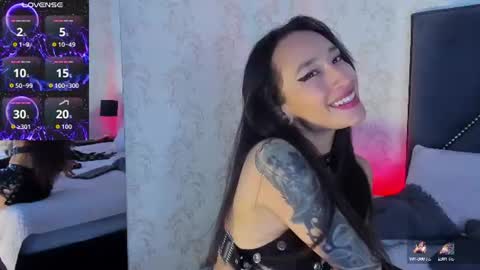 Violet Jones online show from August 5, 9:17 pm