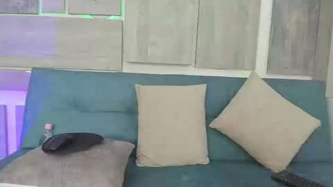 violet_moon01 online show from March 19, 1:59 pm