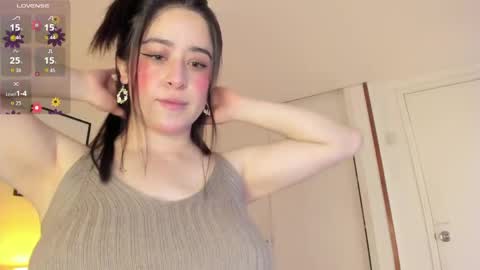Violet Nova online show from May 16, 11:31 am